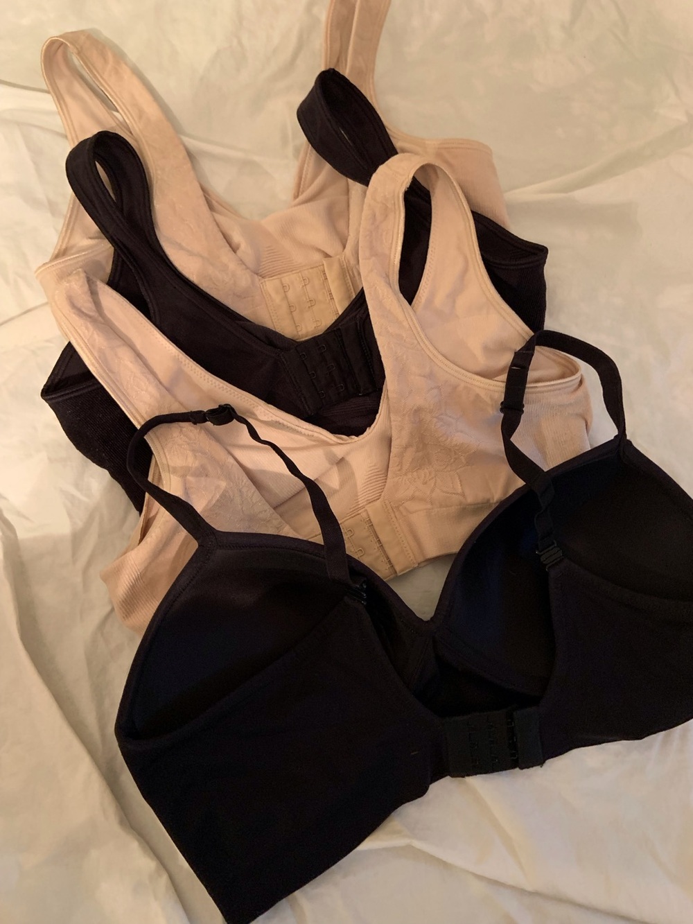 Bali 3 gently used Comfort Revolution plus 1 So bra new large